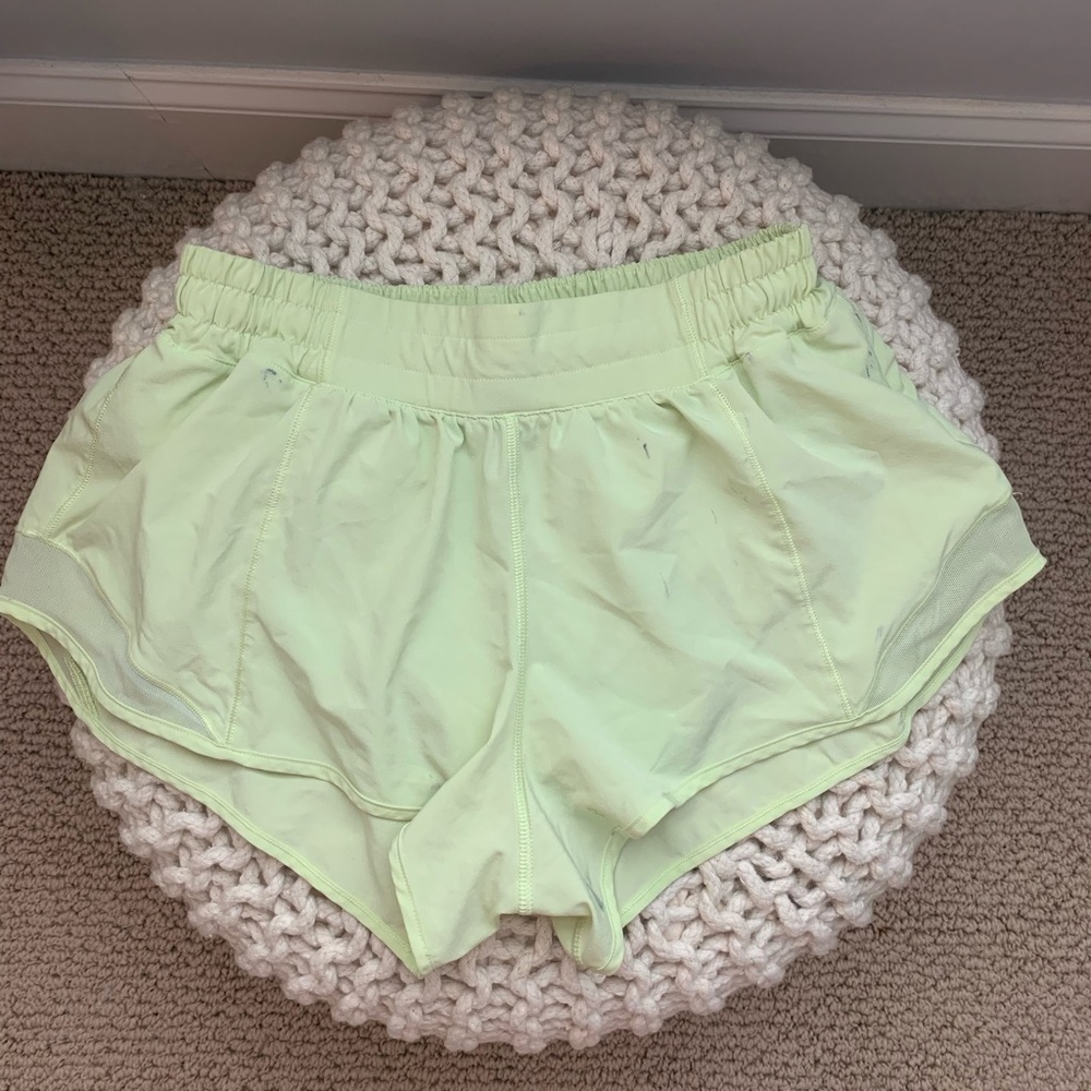 Lululemon light green hotty hot shorts size 8